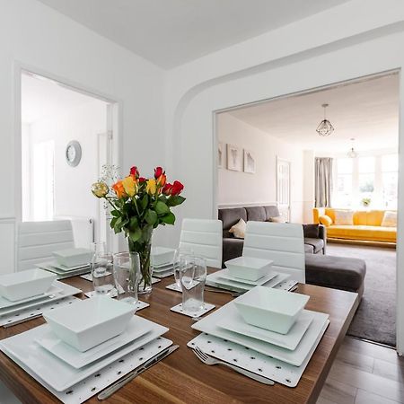 Millola House - walking distance of Etihad Stadium, sleeps 7 Villa Manchester Bagian luar foto