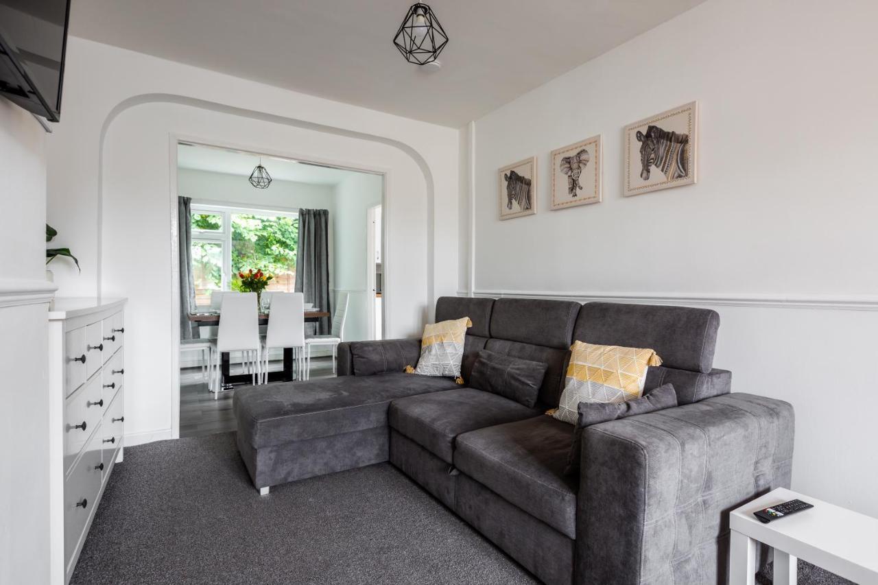 Millola House - walking distance of Etihad Stadium, sleeps 7 Villa Manchester Bagian luar foto