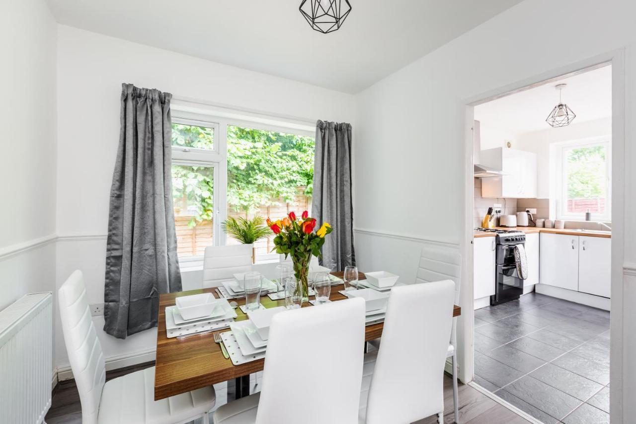 Millola House - walking distance of Etihad Stadium, sleeps 7 Villa Manchester Bagian luar foto