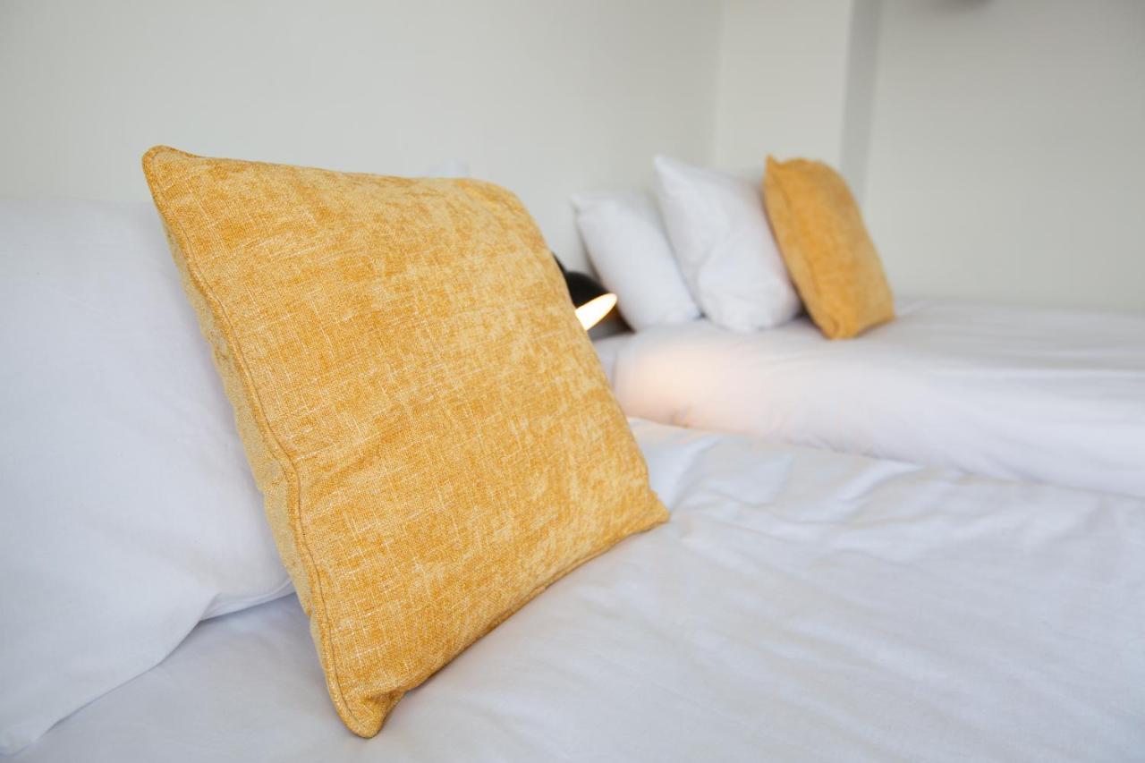 Millola House - walking distance of Etihad Stadium, sleeps 7 Villa Manchester Bagian luar foto